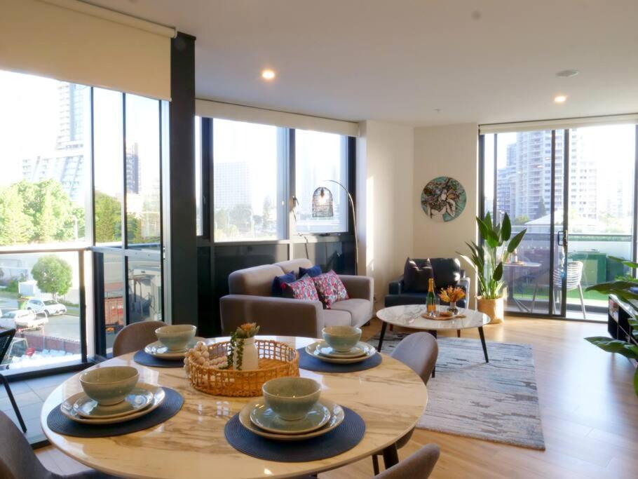 Modern 1 Brm Apartment With Pool Close To Beach Gold Coast Exteriér fotografie