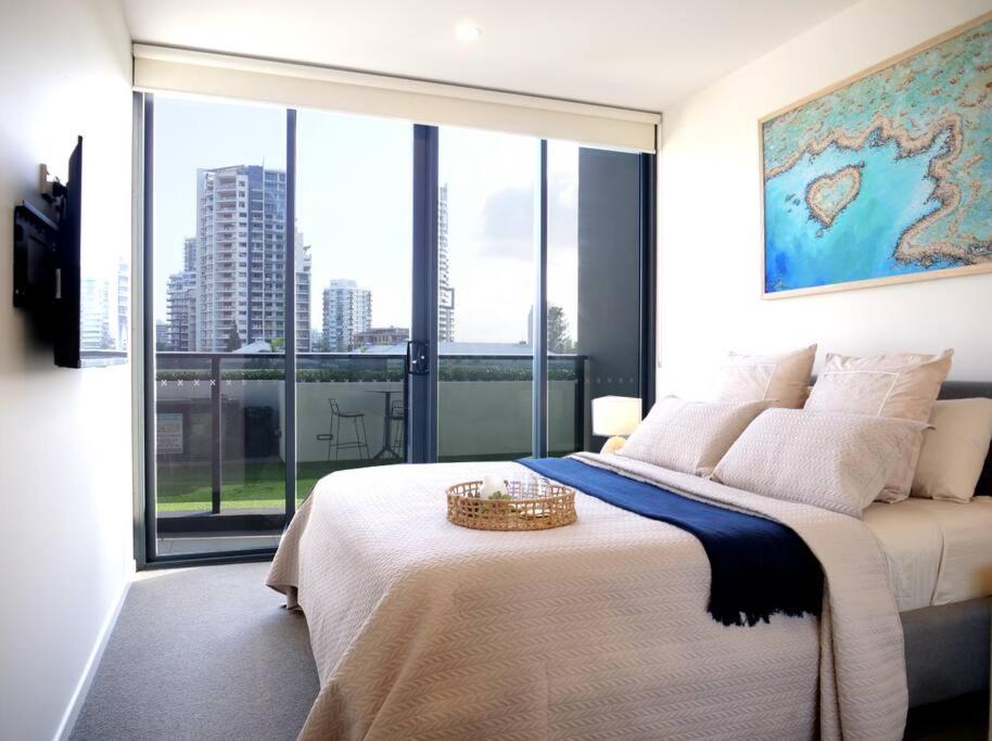 Modern 1 Brm Apartment With Pool Close To Beach Gold Coast Exteriér fotografie